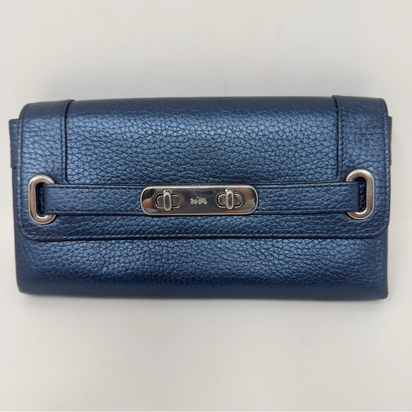 Coach Swagger Wallet - Picture 1 of 11